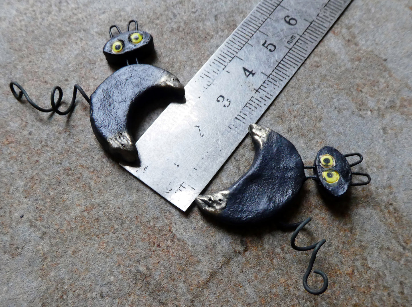 Ceramic Curly Tail Cat Charms - Matte Black