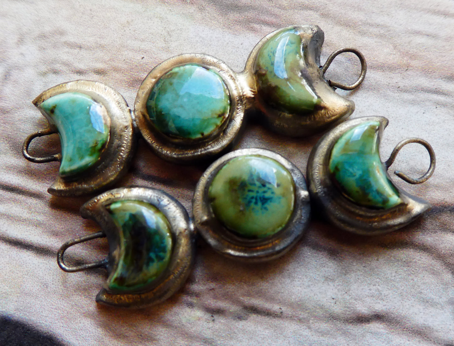 Ceramic Moulded Mystic Moons Charms - Blue Guppy