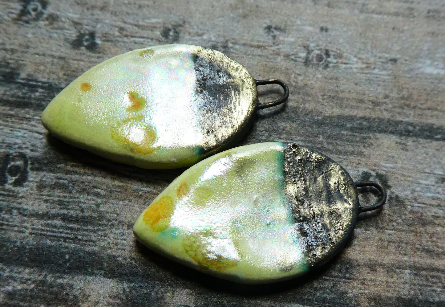 Ceramic Lustrous Flat Leaf Drops - Haystack