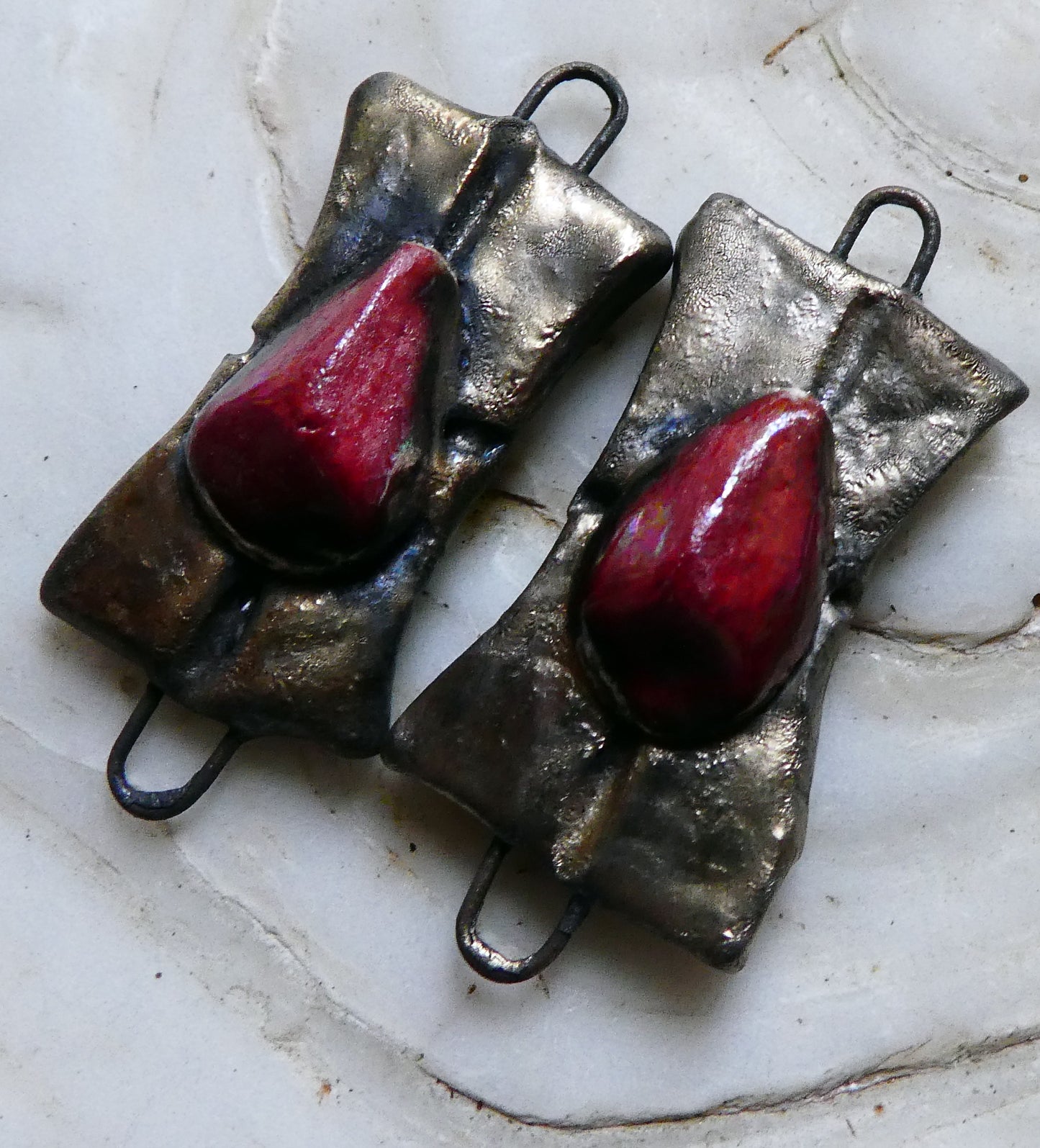 Ceramic Lustrous Little Gem Tablet Connectors - Red