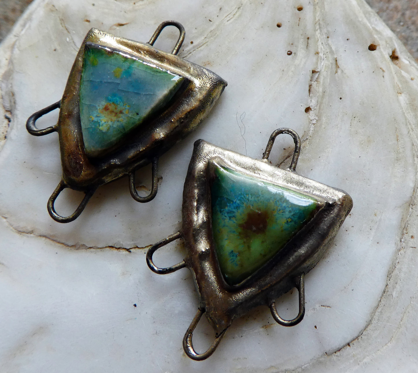 Ceramic Moulded Shield Connectors - Mountain Moss