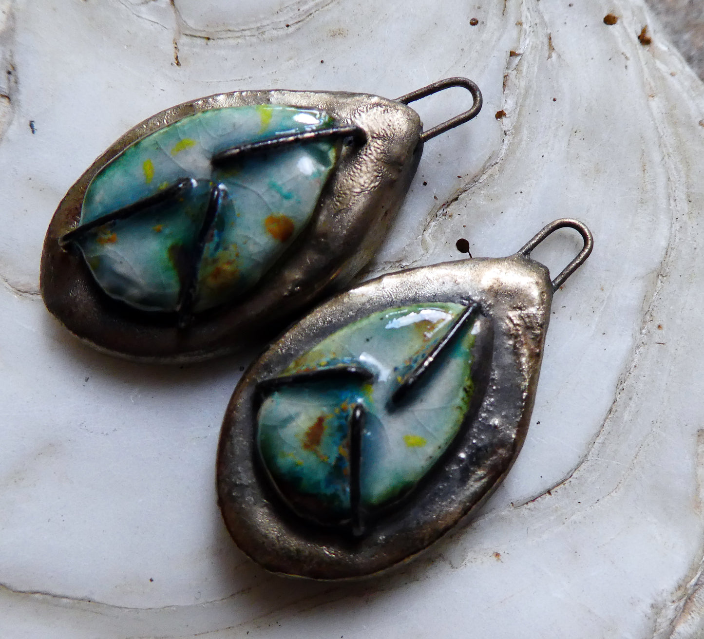 Ceramic Moulded Teardrop Stapled Charms - Mountain Moss