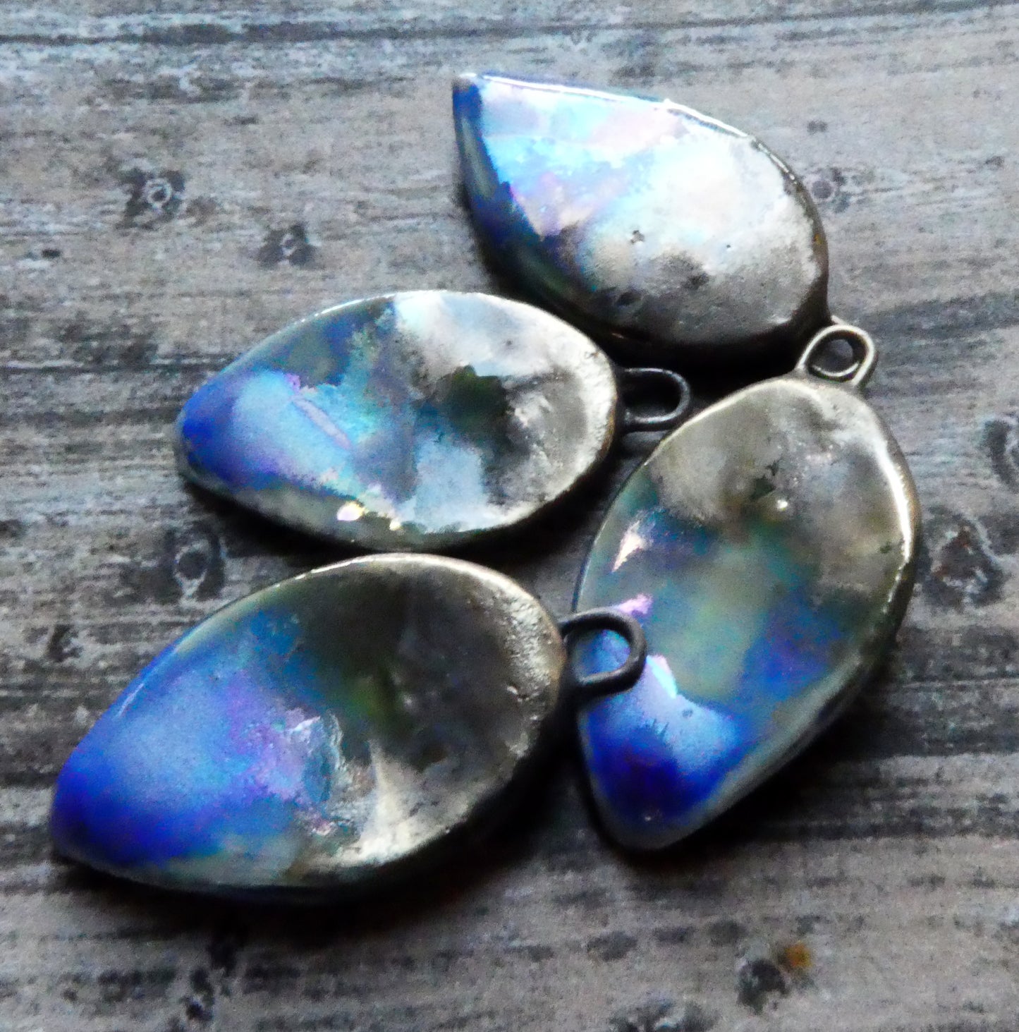 Ceramic Lustrous Flat Leaf Drops -Soft Blue