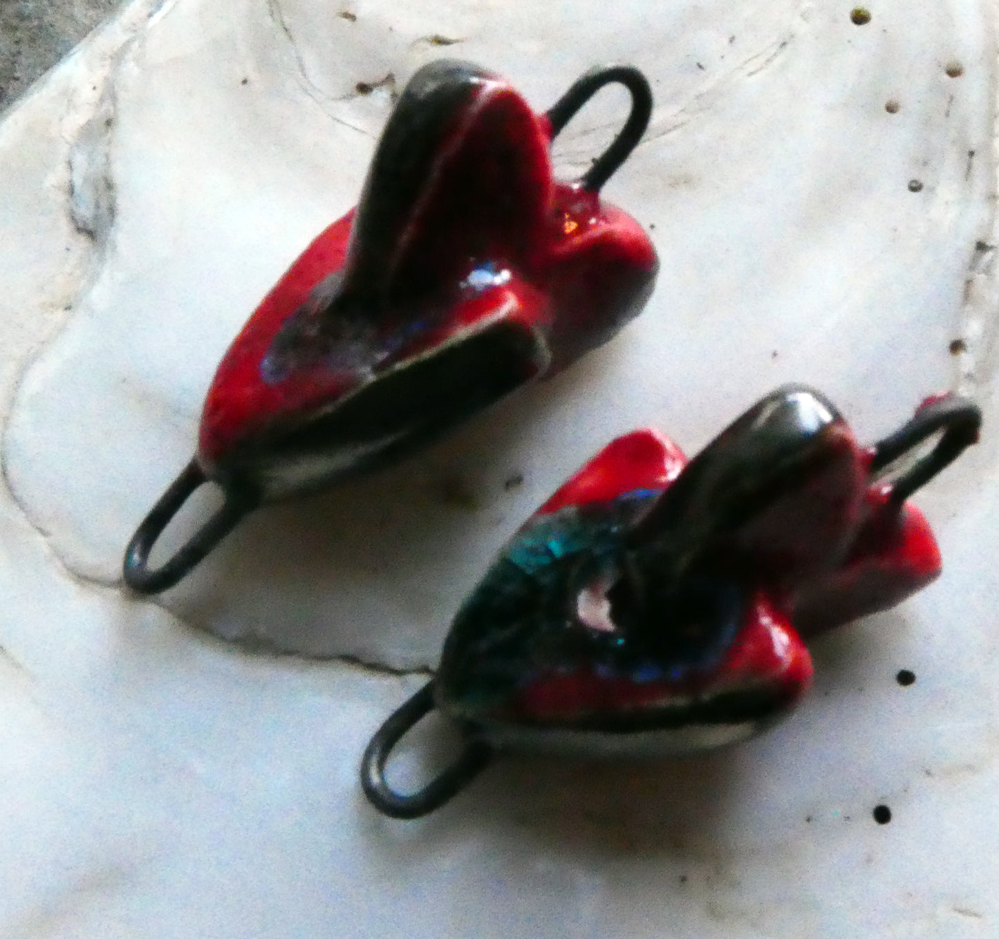 Ceramic Interconnected Hearts Connectors-Ladybird