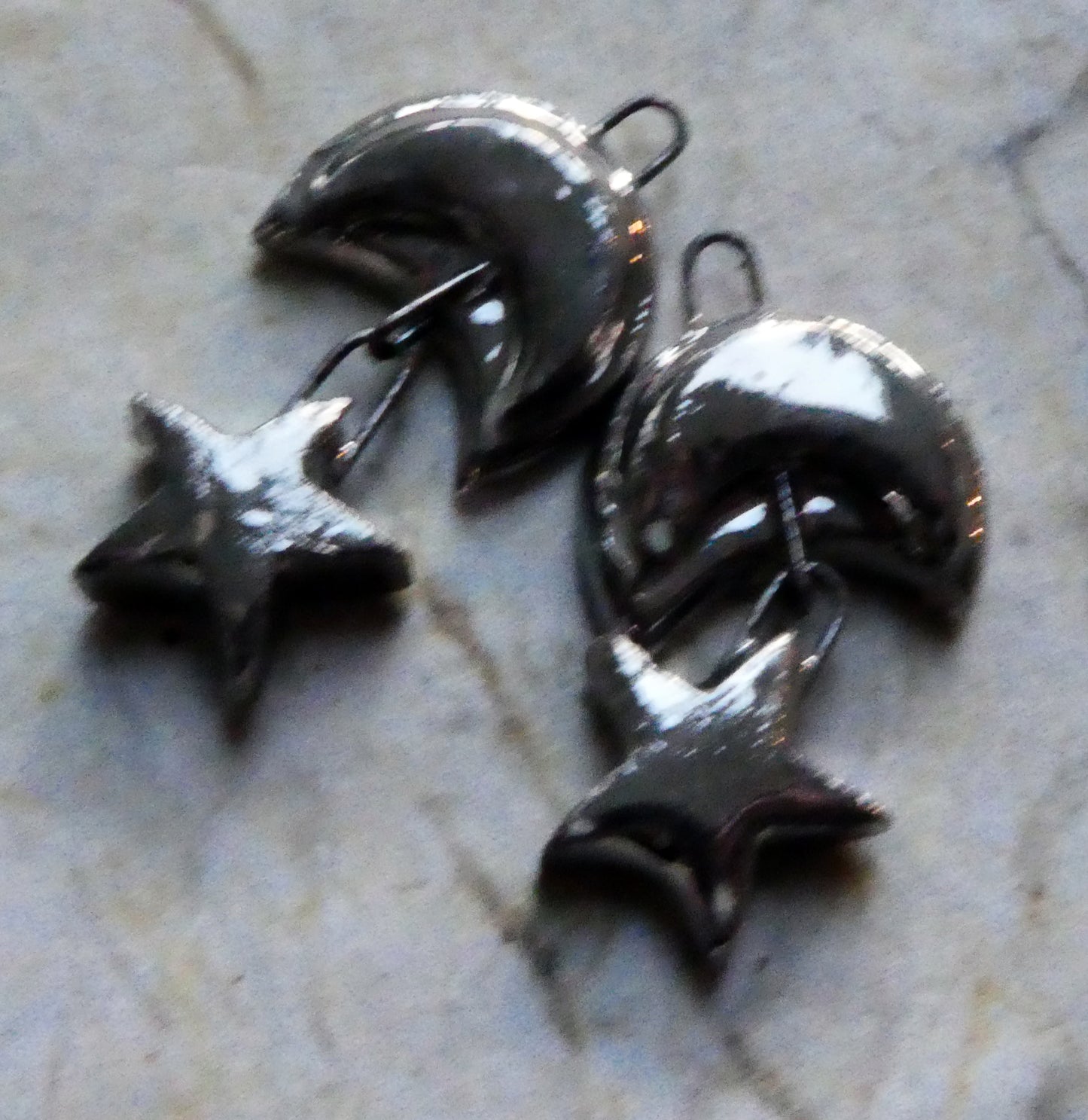 Ceramic Lustrous Moulded Moon and Star Earring Dangles- Platinum