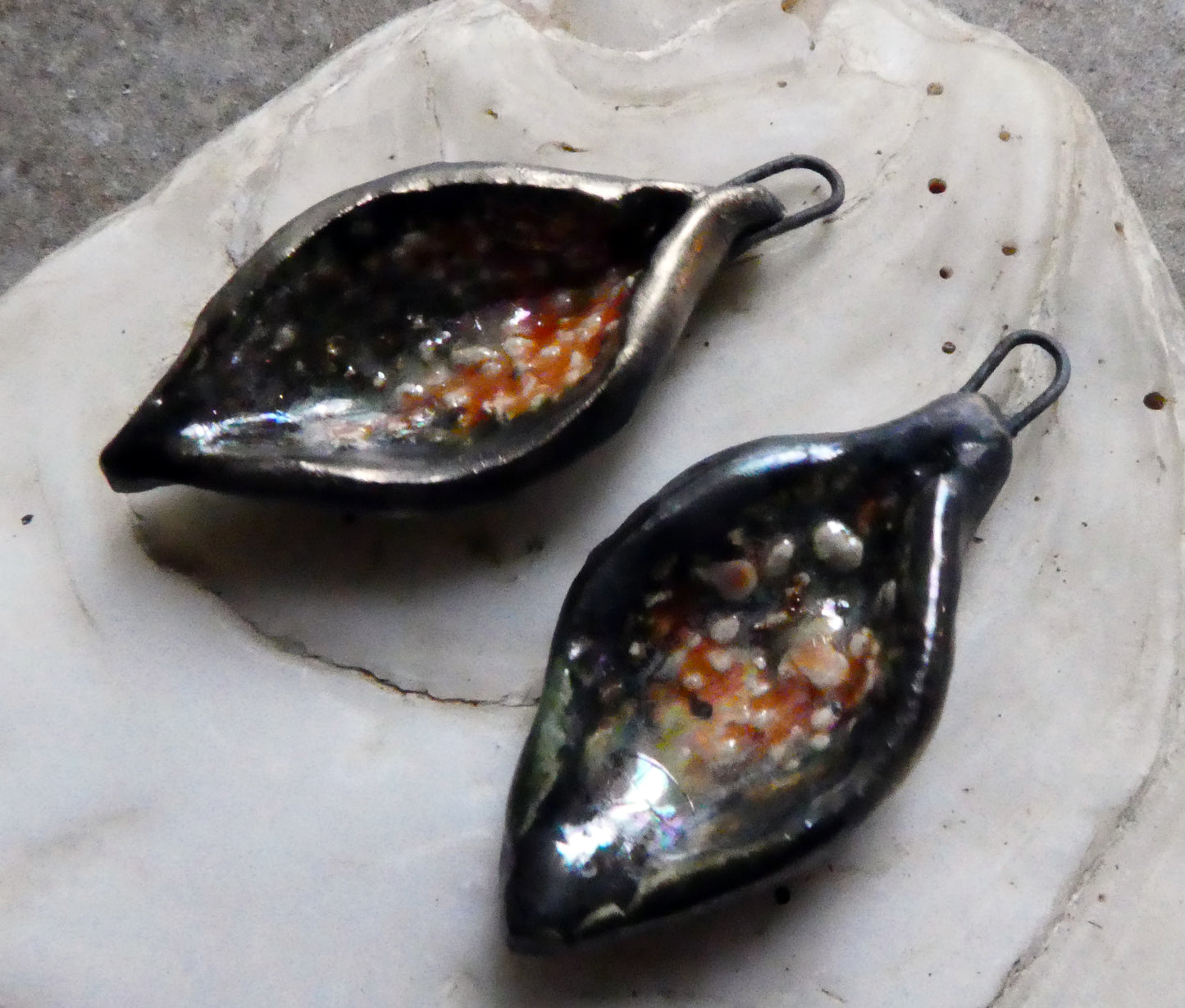 Ceramic Lustrous Scoop Charms -Oriental Caramel