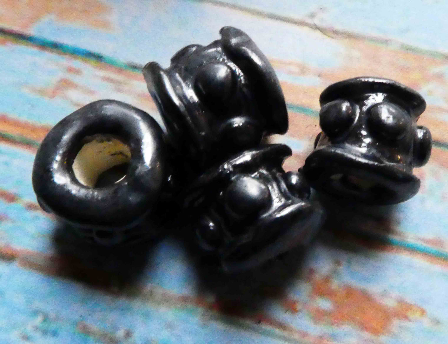 Ceramic Moulded Beads - Pewter