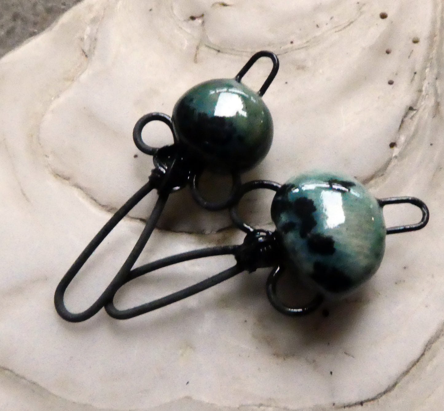 Ceramic Wiry Hoop Connectors - Ocean Mist