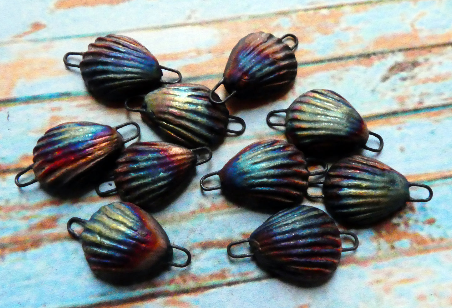 Ceramic Lustrous Shell Connectors - Scorched
