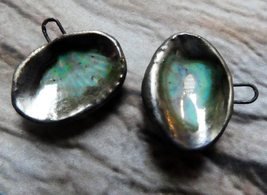 Ceramic Lustrous Cup Shell Charms - Blue Guppy