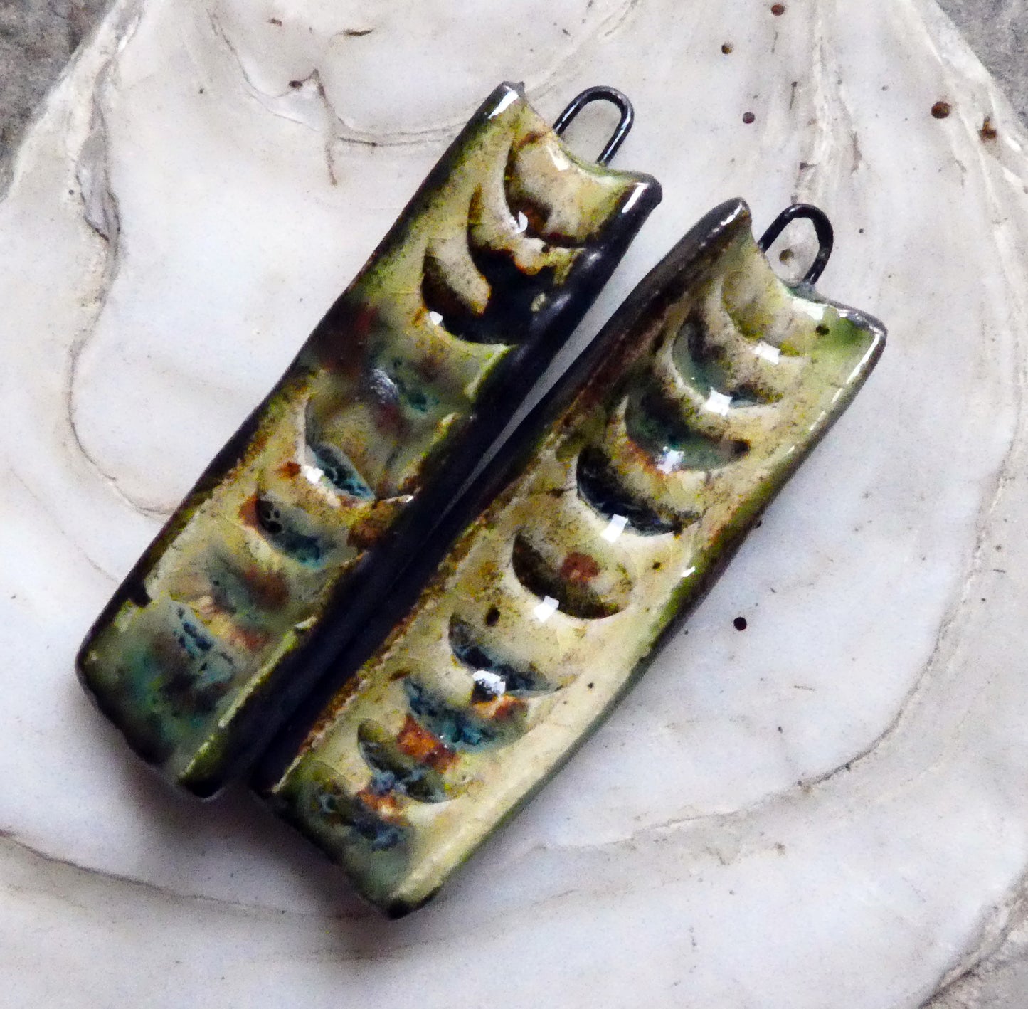 Ceramic Razor Clam Charms - Cappuccino Mint