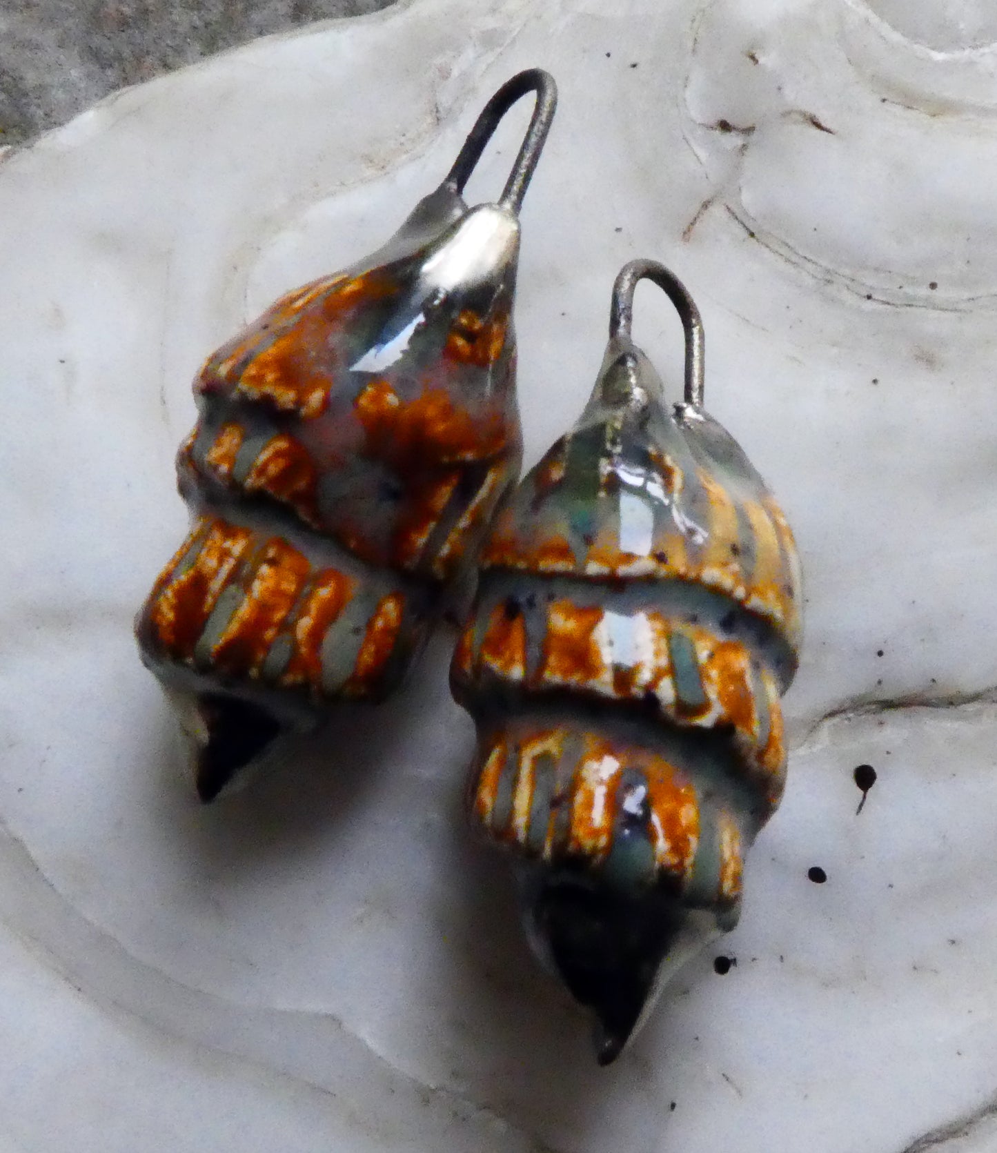 Ceramic Textured Spiral Shell Charms - Amber Ash