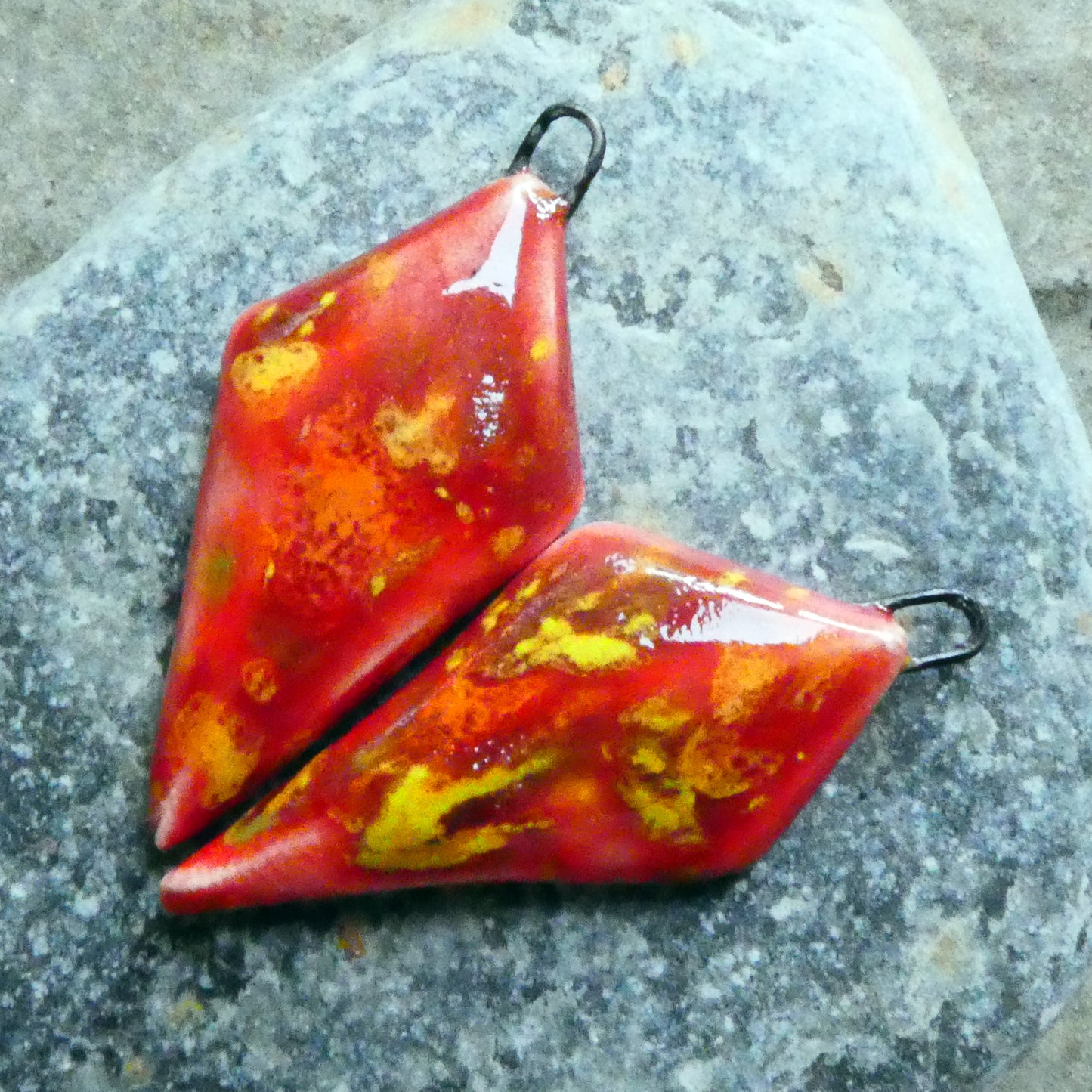 Ceramic Faceted Long Diamond Charms - Firecracker