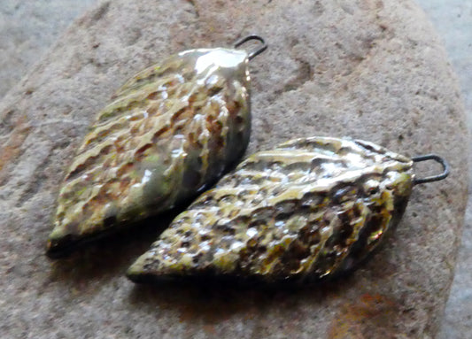 Ceramic Lustrous Evergreen Leaf Charms - Provence