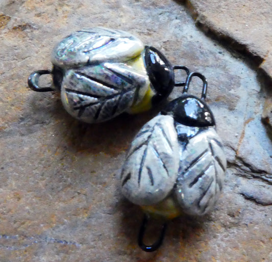 Ceramic Lustrous Bee Connectors