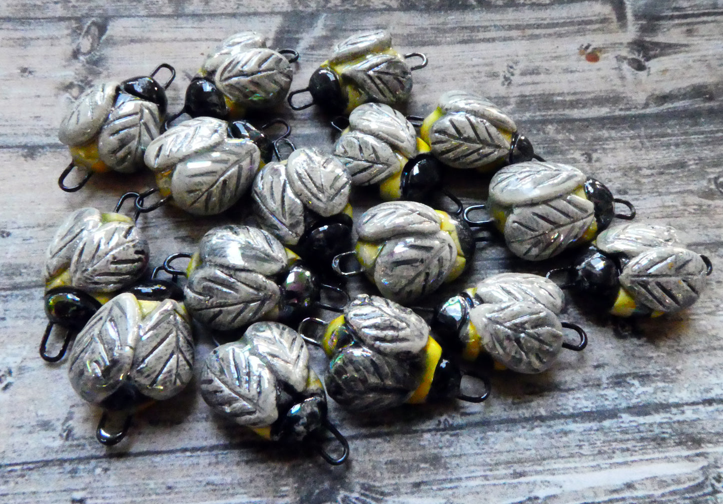 Ceramic Lustrous Bee Connectors
