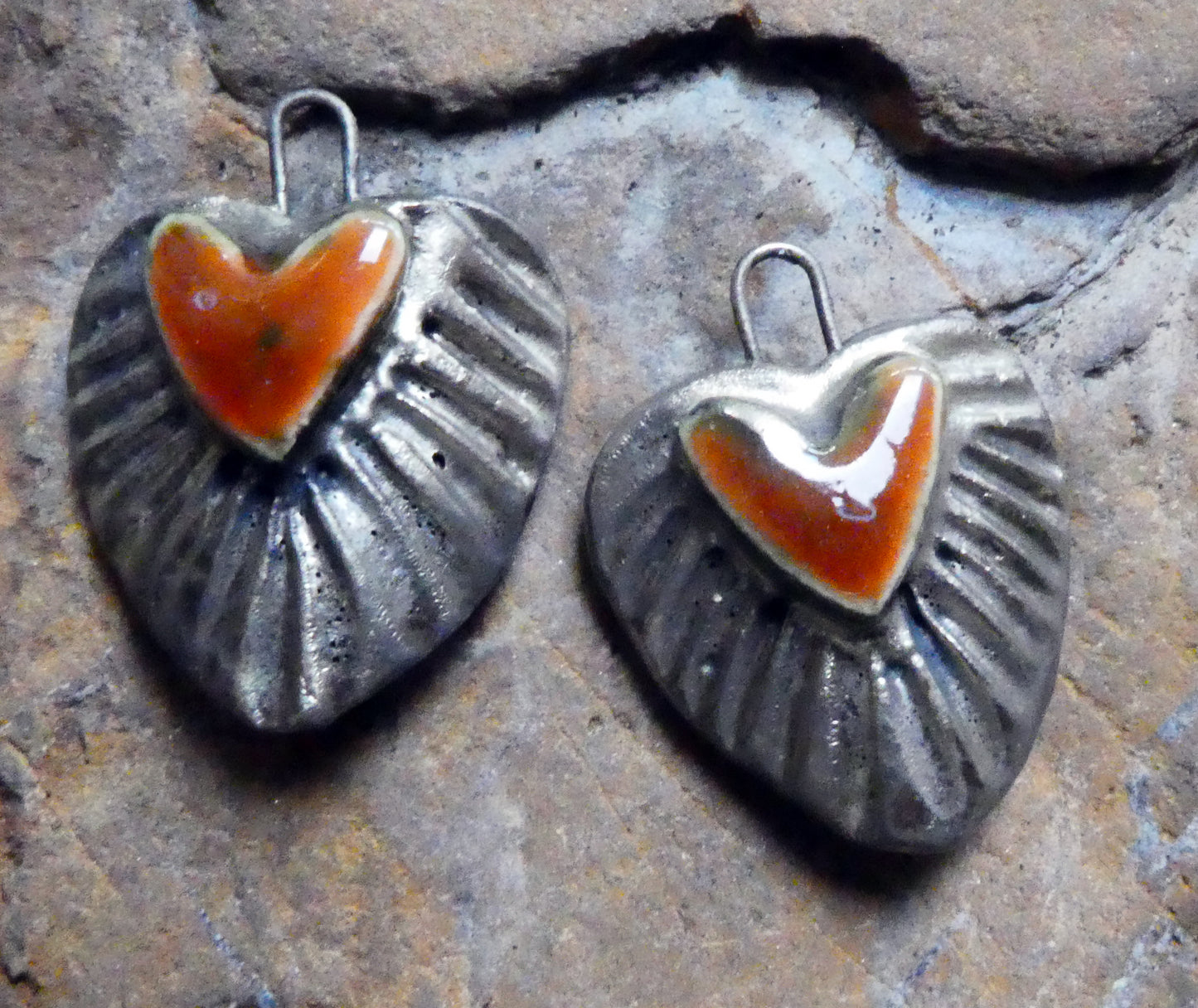 Ceramic Textured Heart Charms - Vermillion Sunburst