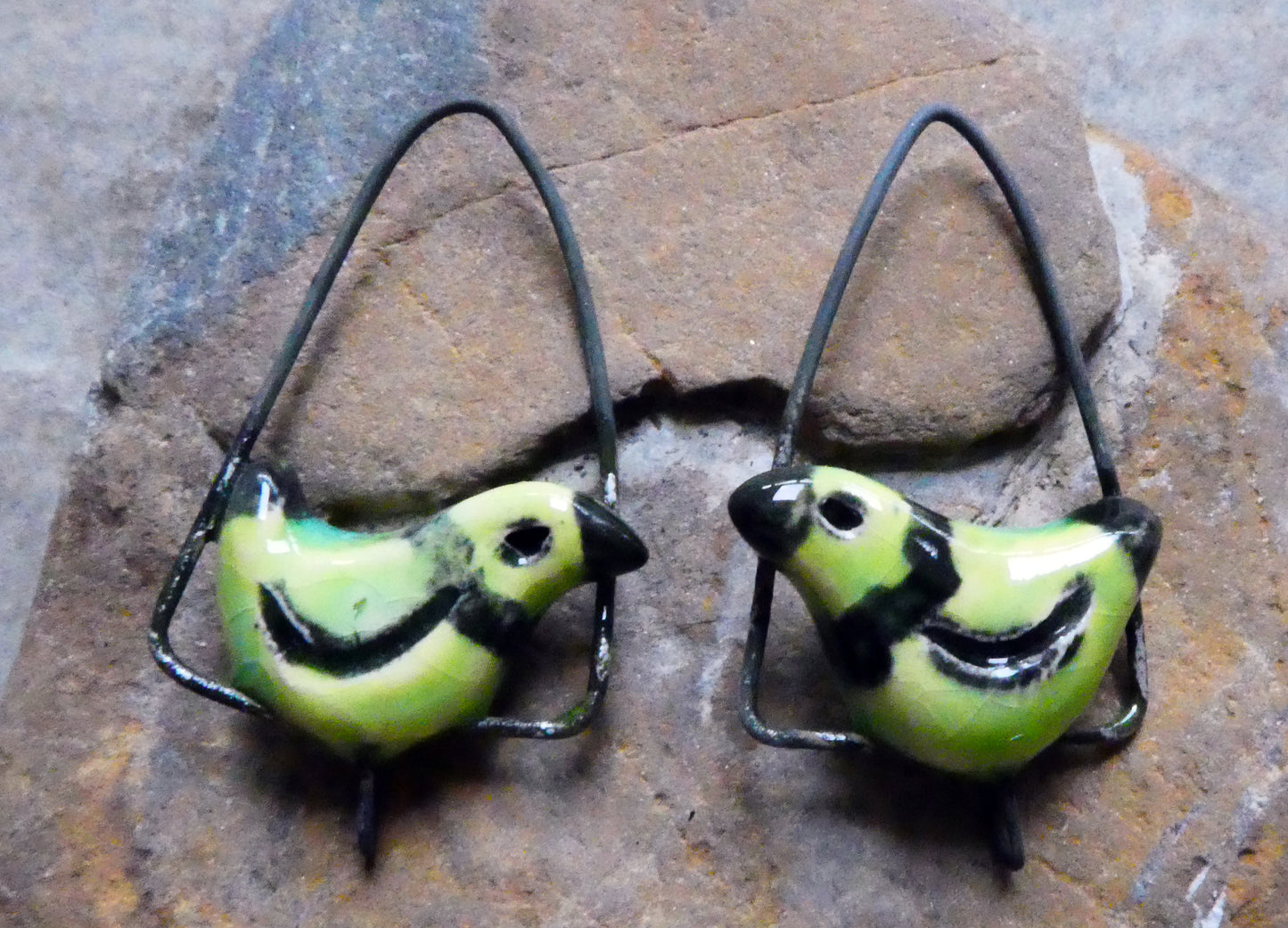 Ceramic Birdie on a Swing Connectors - Lime