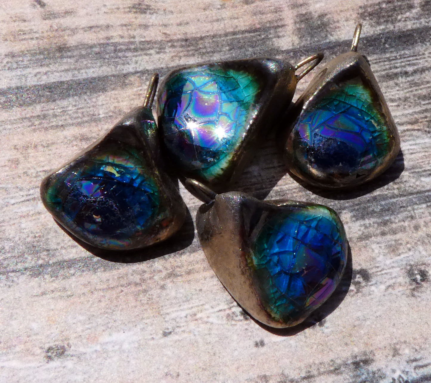 Ceramic Lustrous Shell Belly Charms - Oriental Blue
