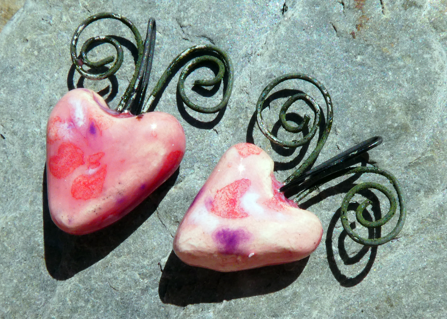 Ceramic Curly Wire Heart Charms - Berry Tart