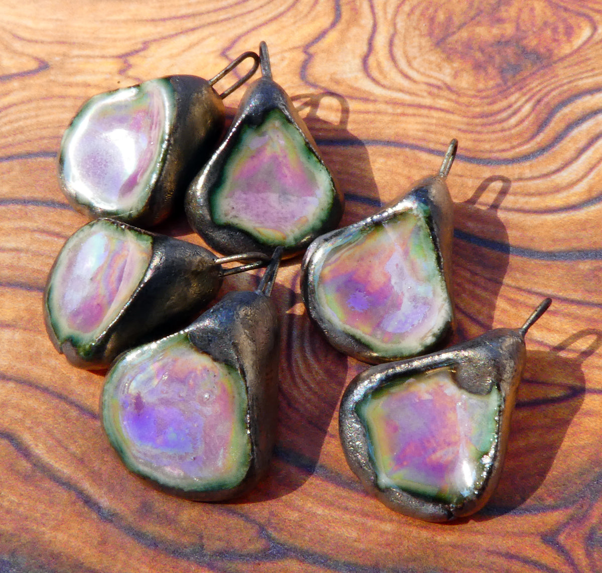 Ceramic Lustrous Shell Belly Charms -Grapel