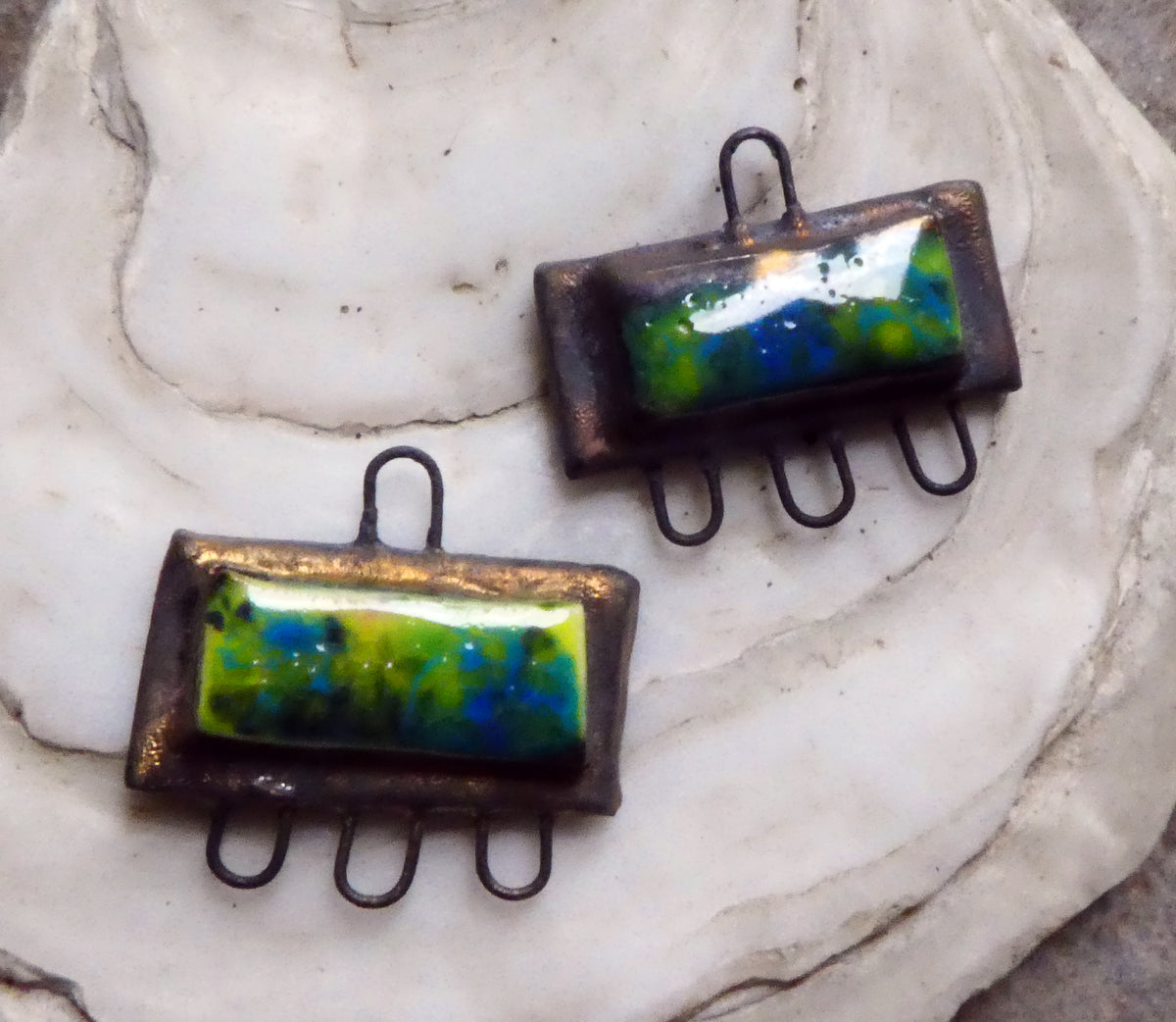 Ceramic Moulded Oblong Three Hoop Connectors -Mardi Gras