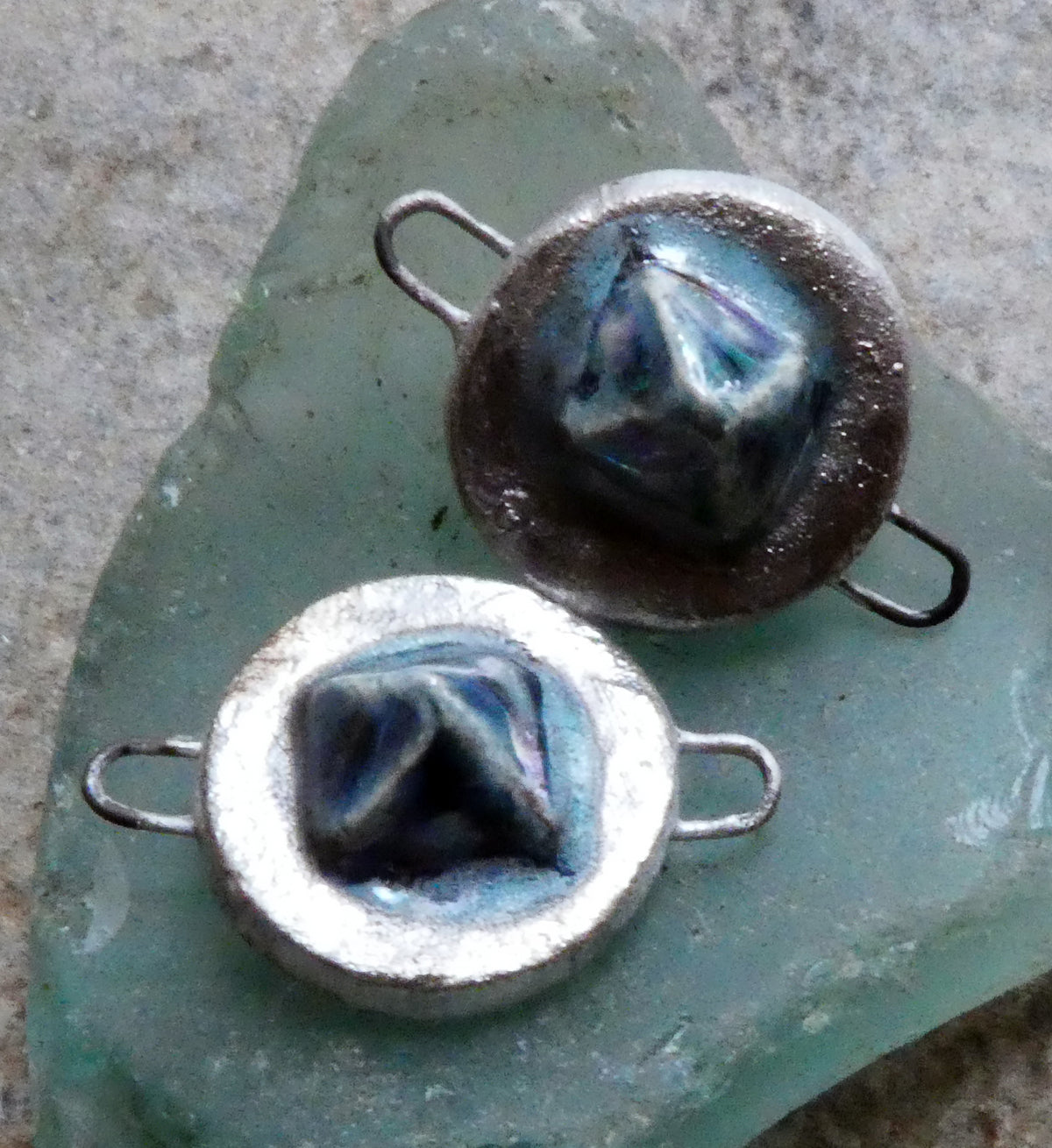 Ceramic Lustrous Silvery Gem Connectors- Waterfall
