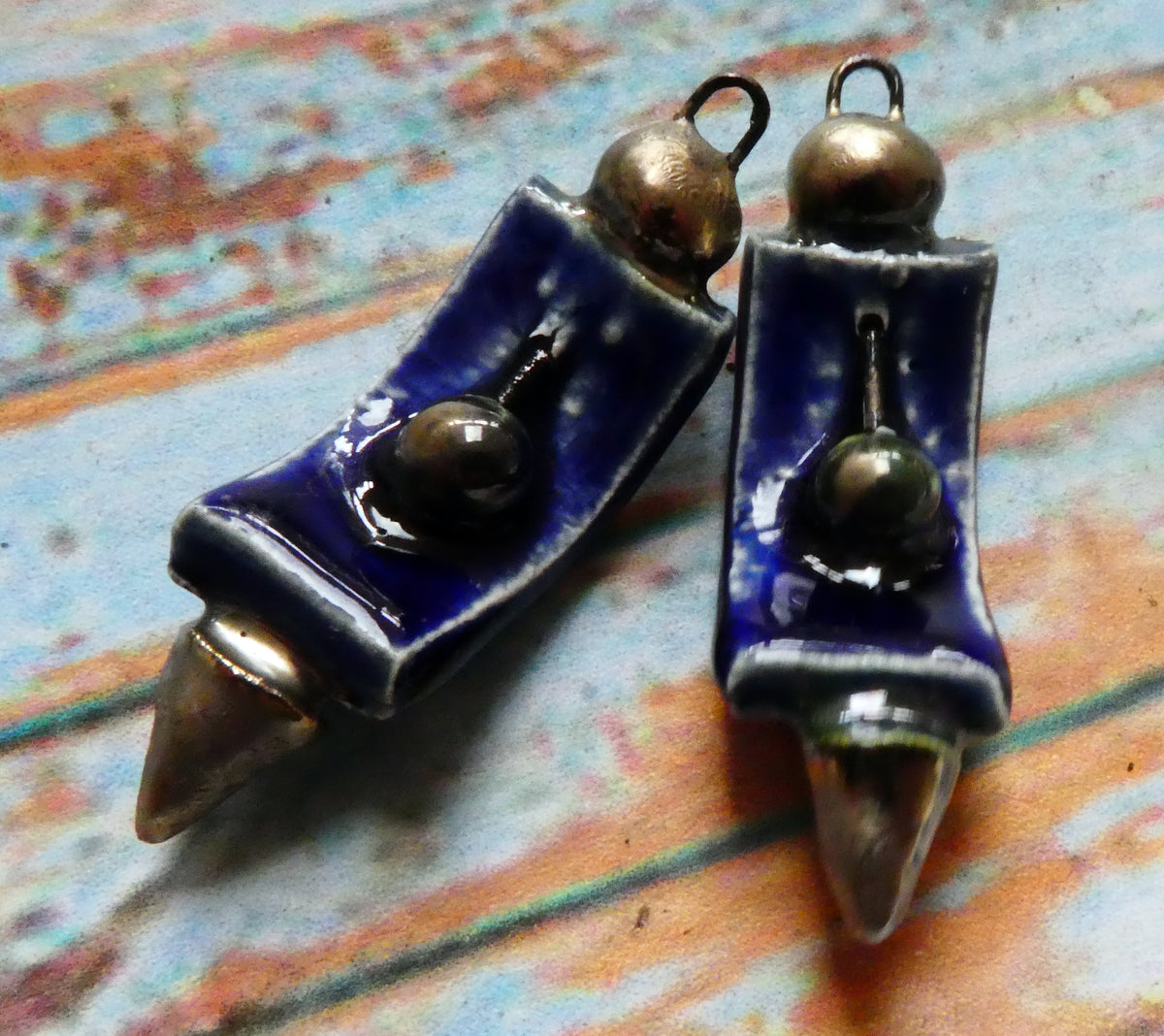Ceramic Curvy Spike Charms - Mirror Blue