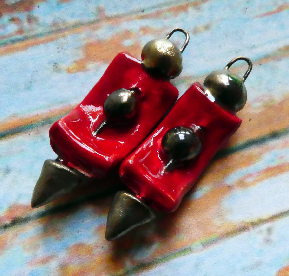 Ceramic Curvy Spike Charms - Red