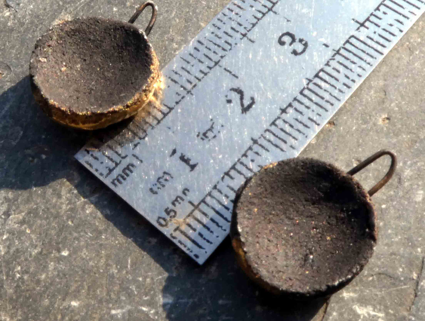 Ceramic Little Drops -Dark Cups- Textured Platinum Lustre