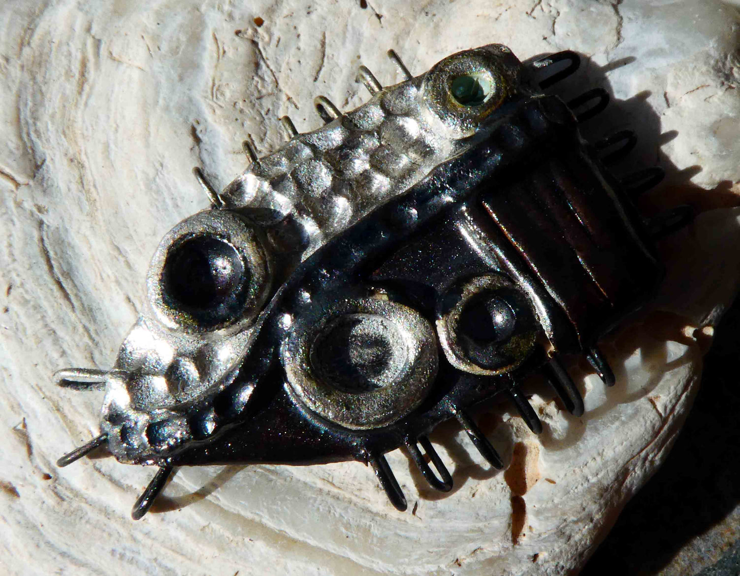 Ceramic Moulded Connector Pendant