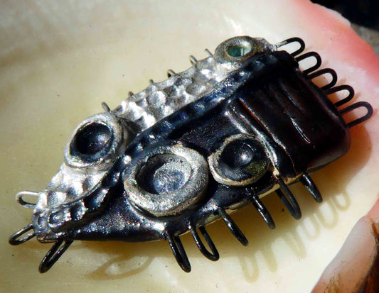 Ceramic Moulded Connector Pendant