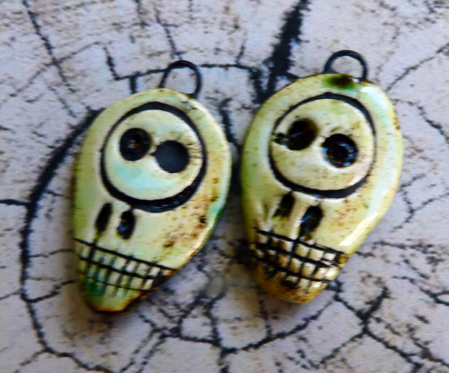 Ceramic Simple Souls- Skulls - Ivory Crackle