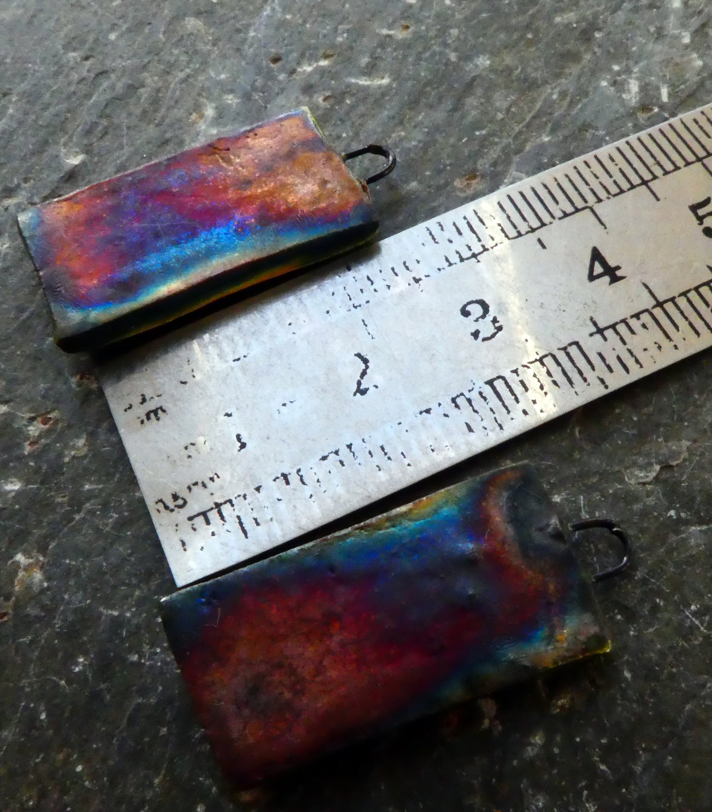 Ceramic Metallic Tablet Charms - Gloria