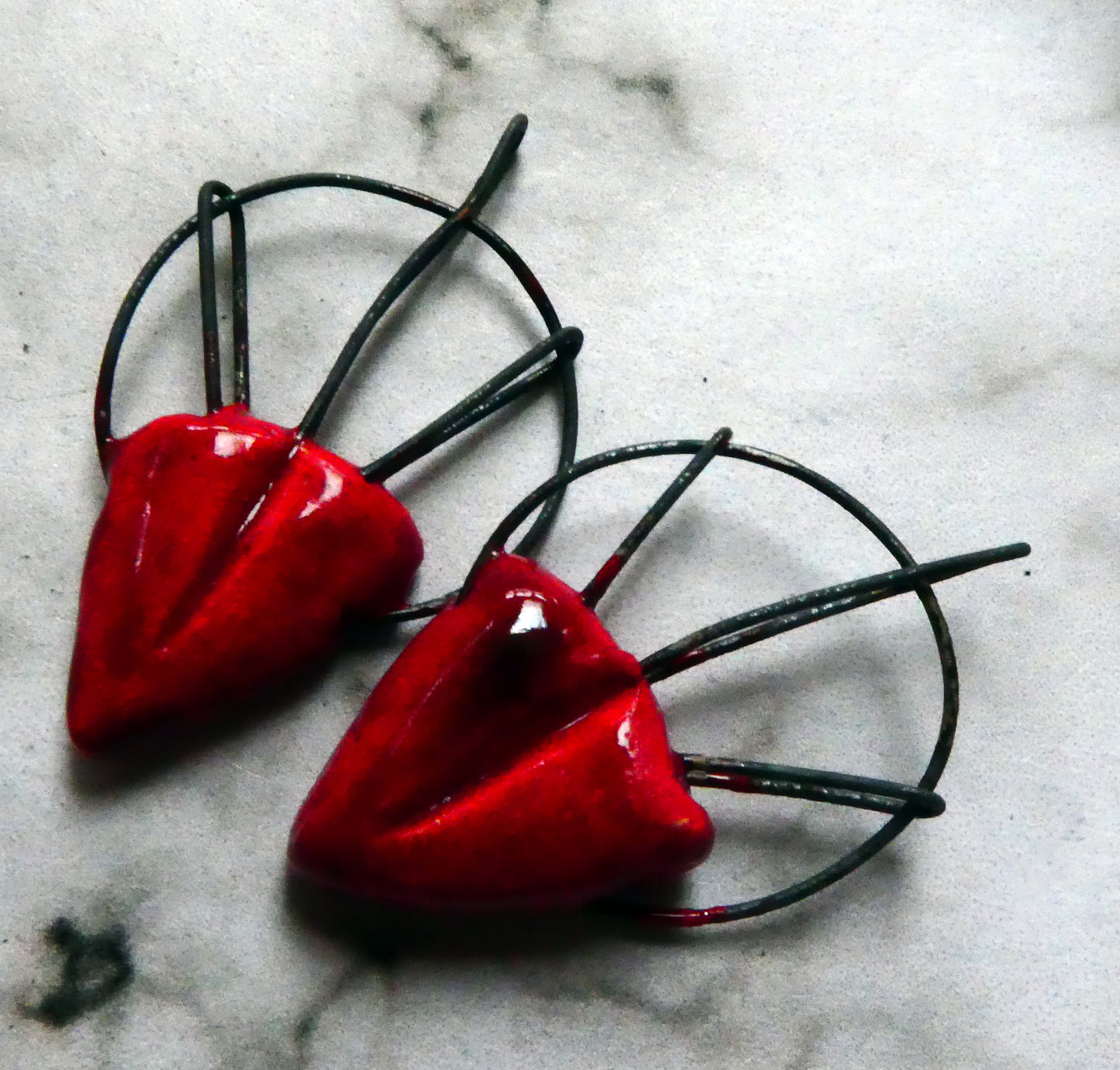 Ceramic Hoopy Triangle Earring Charms - Red