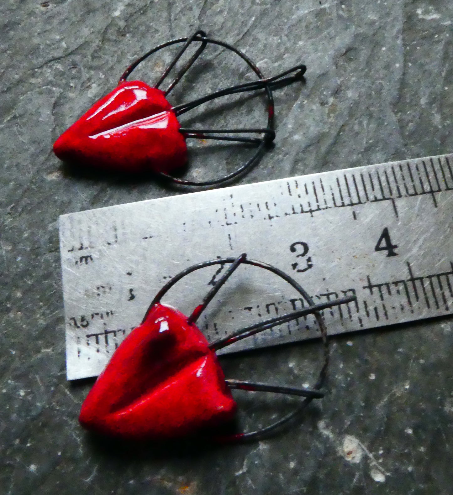 Ceramic Hoopy Triangle Earring Charms - Red