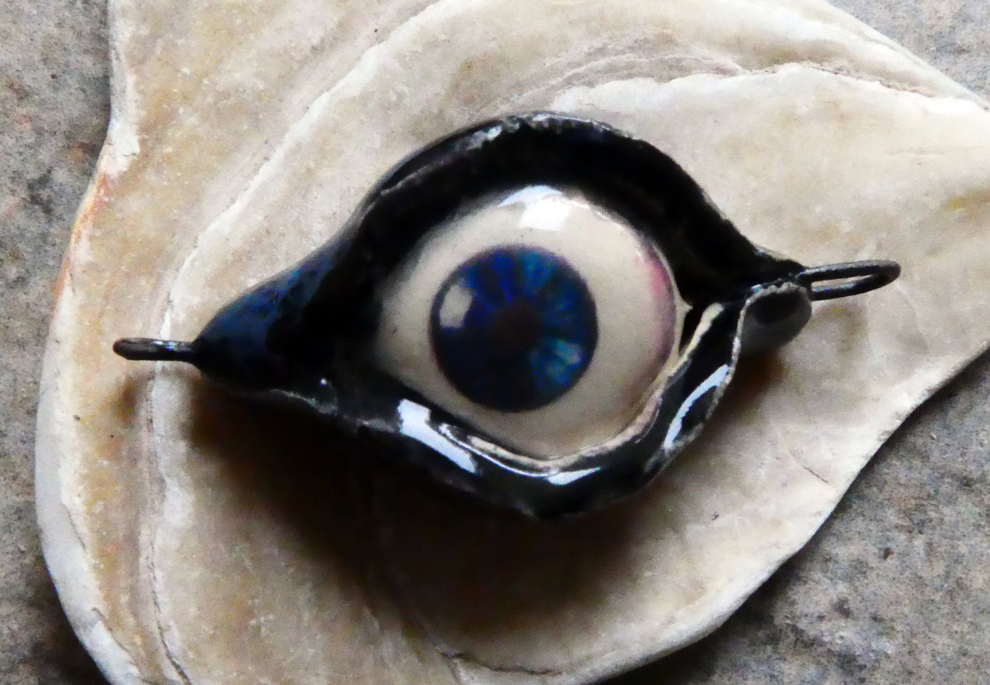 Ceramic Single Eye Connector #10