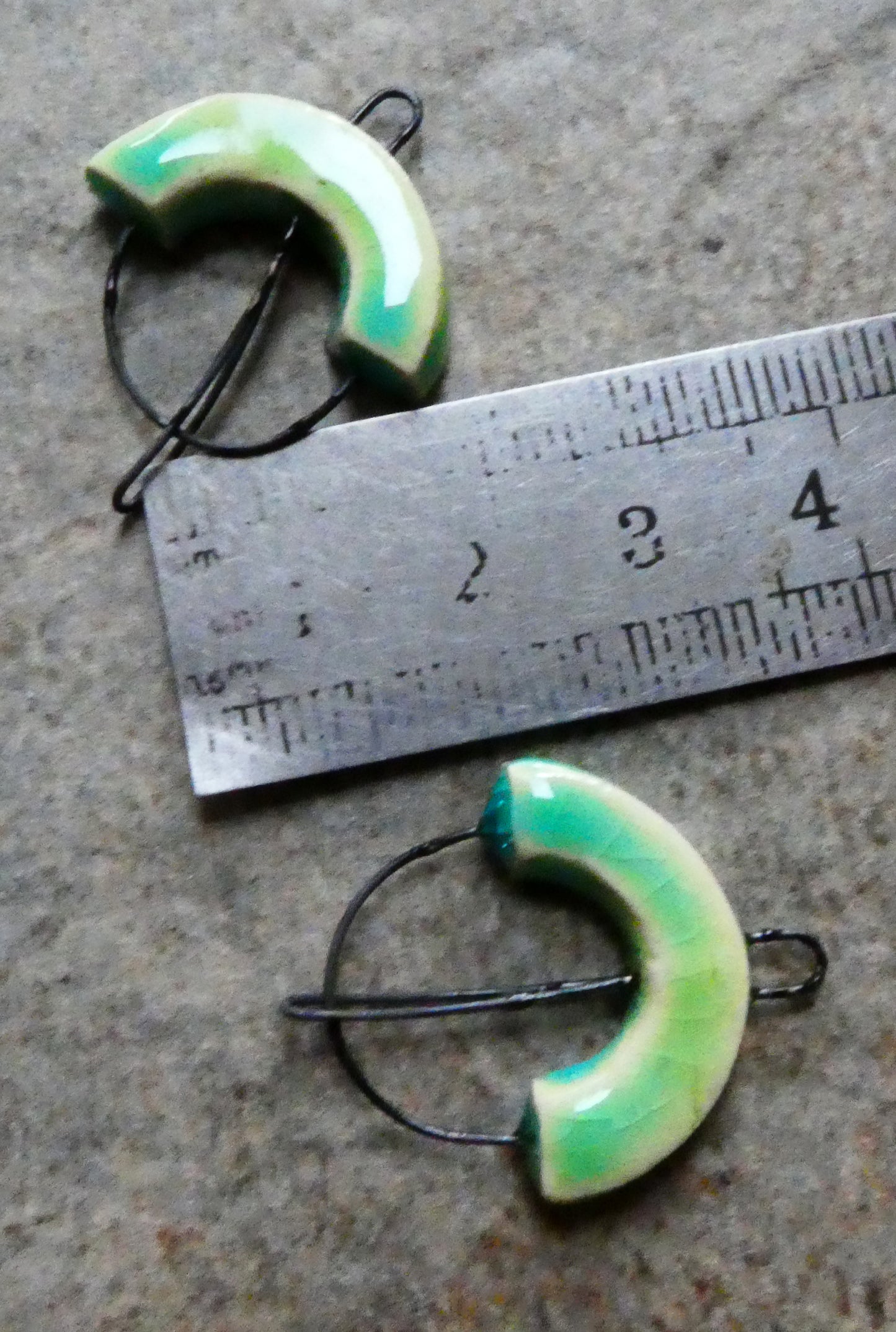 Ceramic Semi Circle Earring Connectors - Lime