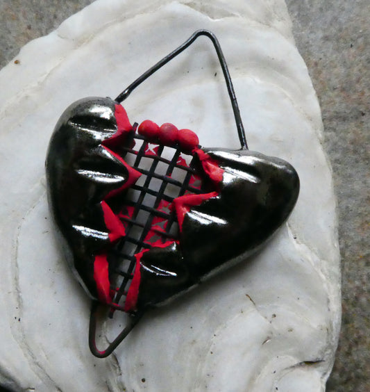 Ceramic Mesh Heart Connector Pendant