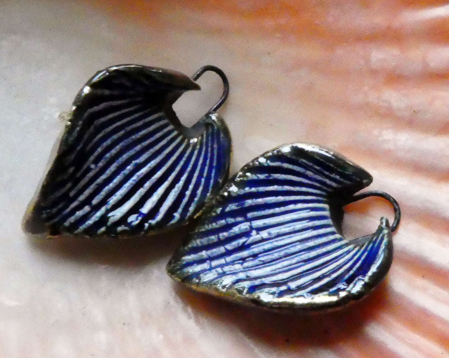 Ceramic Shell Textured Scoop Charms - Mirror Blue