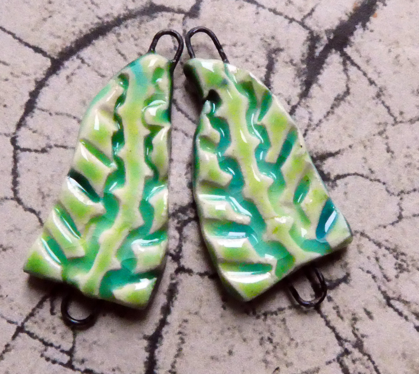 Ceramic Quivering Poplar Tree Earring Connectors - Lime