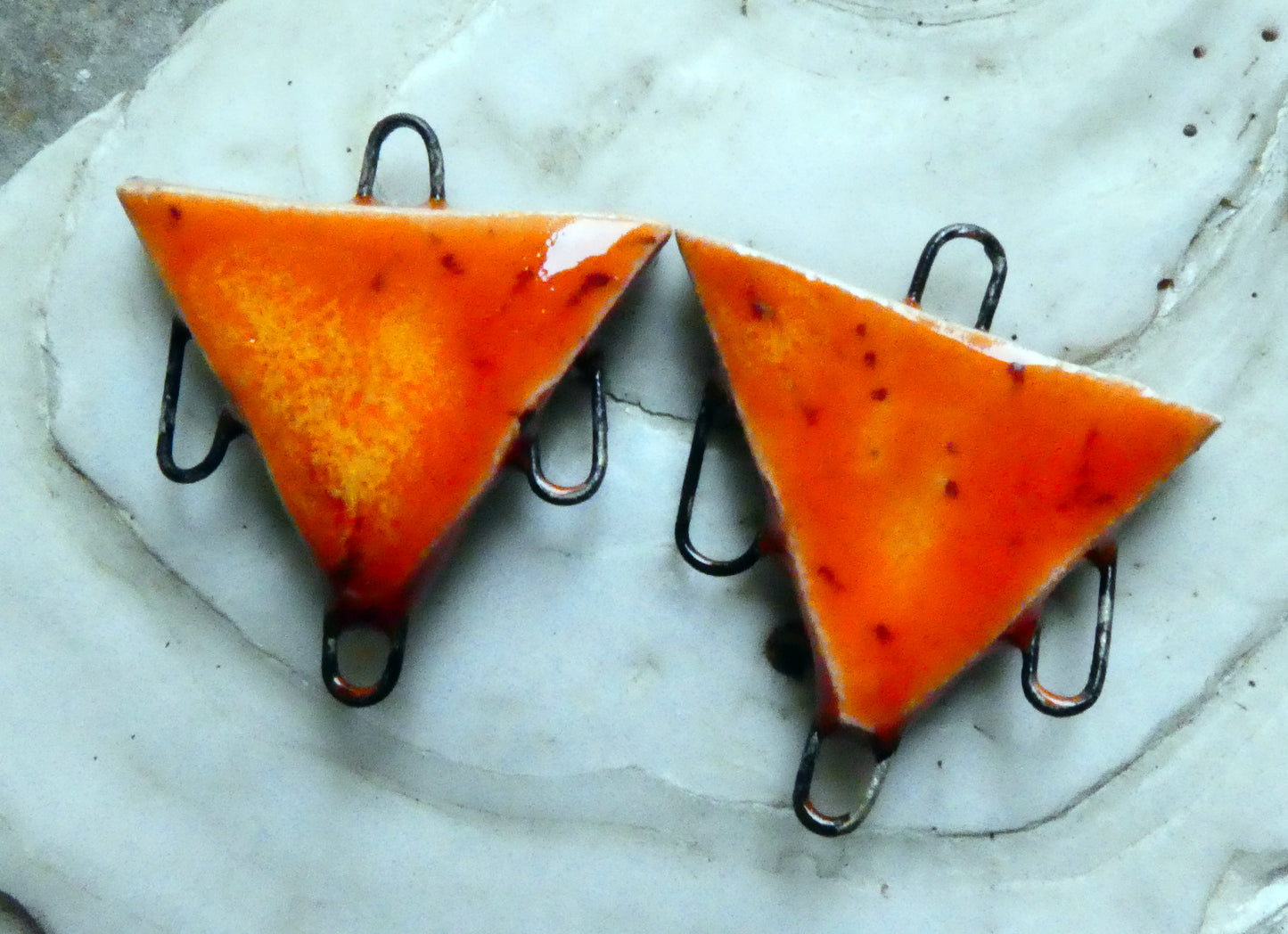 Ceramic Three Hoop Triangle Connectors - Wildfire