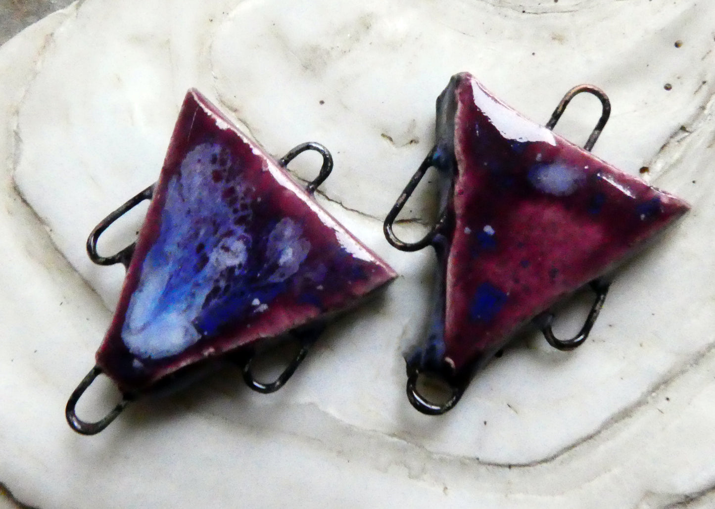 Ceramic Three Hoop Triangle Connectors - Plum Jelly