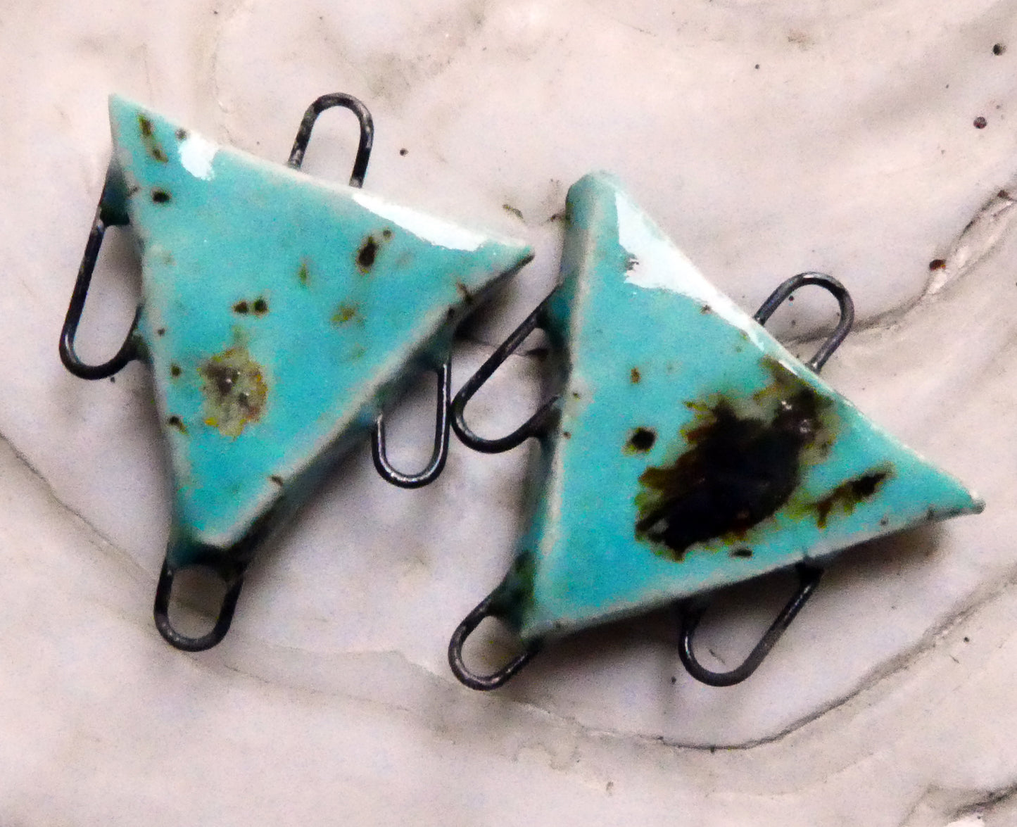 Ceramic Three Hoop Triangle Connectors -Blue Guppy