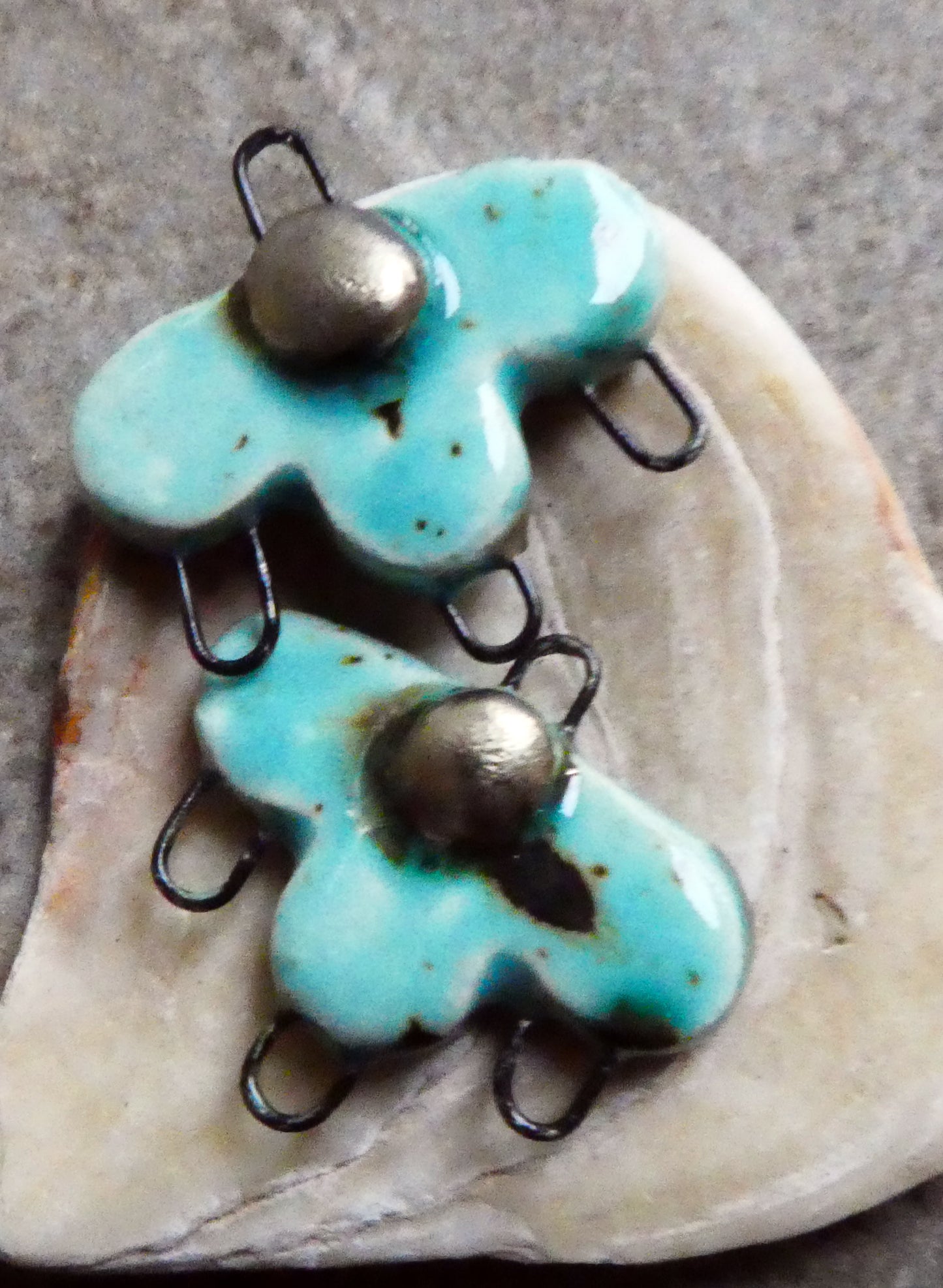 Ceramic Half Flower Connectors - Blue Guppy