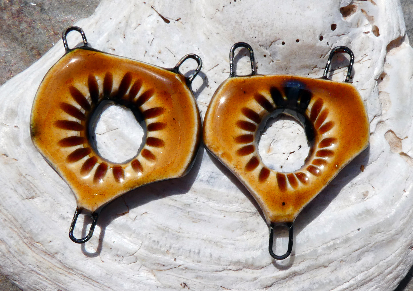 Ceramic Two Hoop Holey Connectors - Cognac