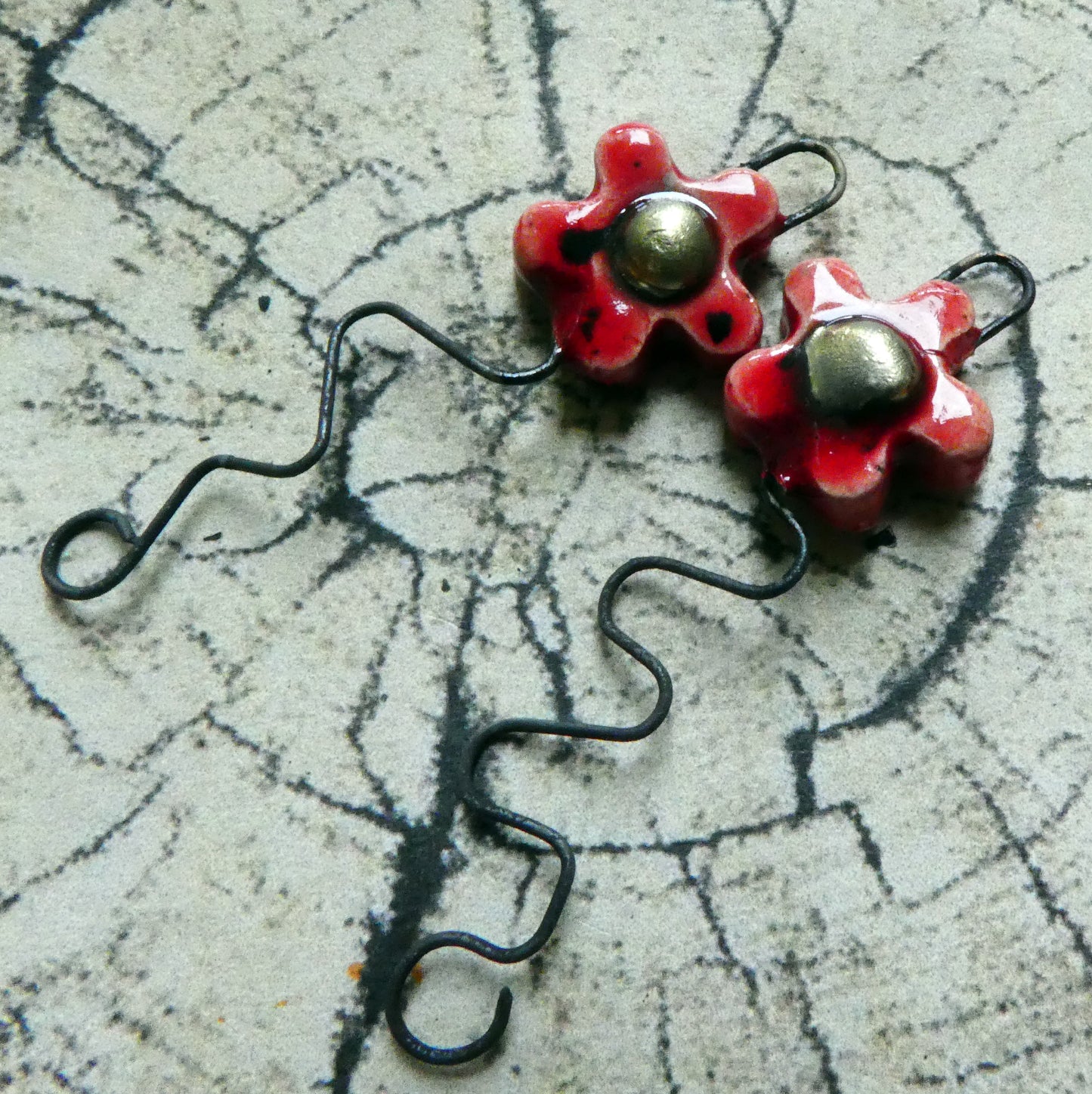 Ceramic Wavy Stem Flower Earring Charms -Ladybug