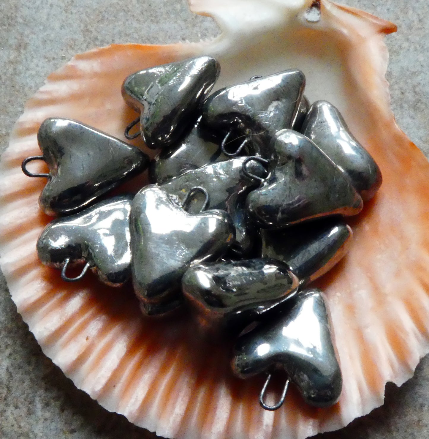 Ceramic Little Heart Drops -Platinum Lustre