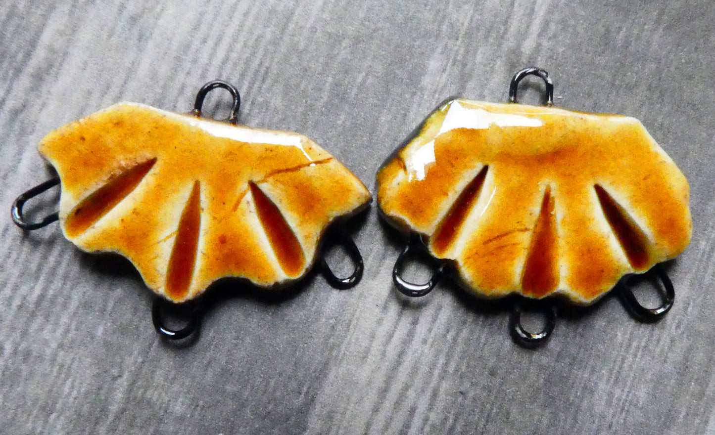 Ceramic Frilly Earring Connectors -Cognac