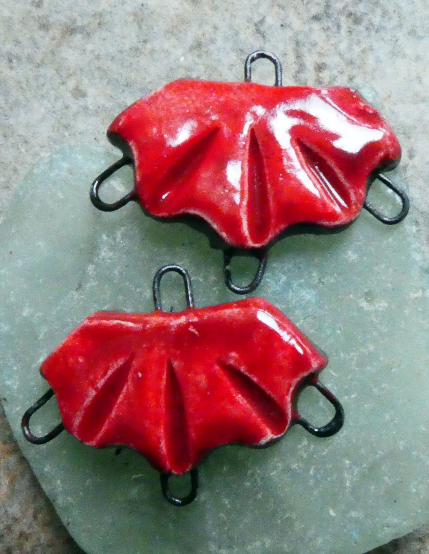 Ceramic Frilly Earring Connectors -Red